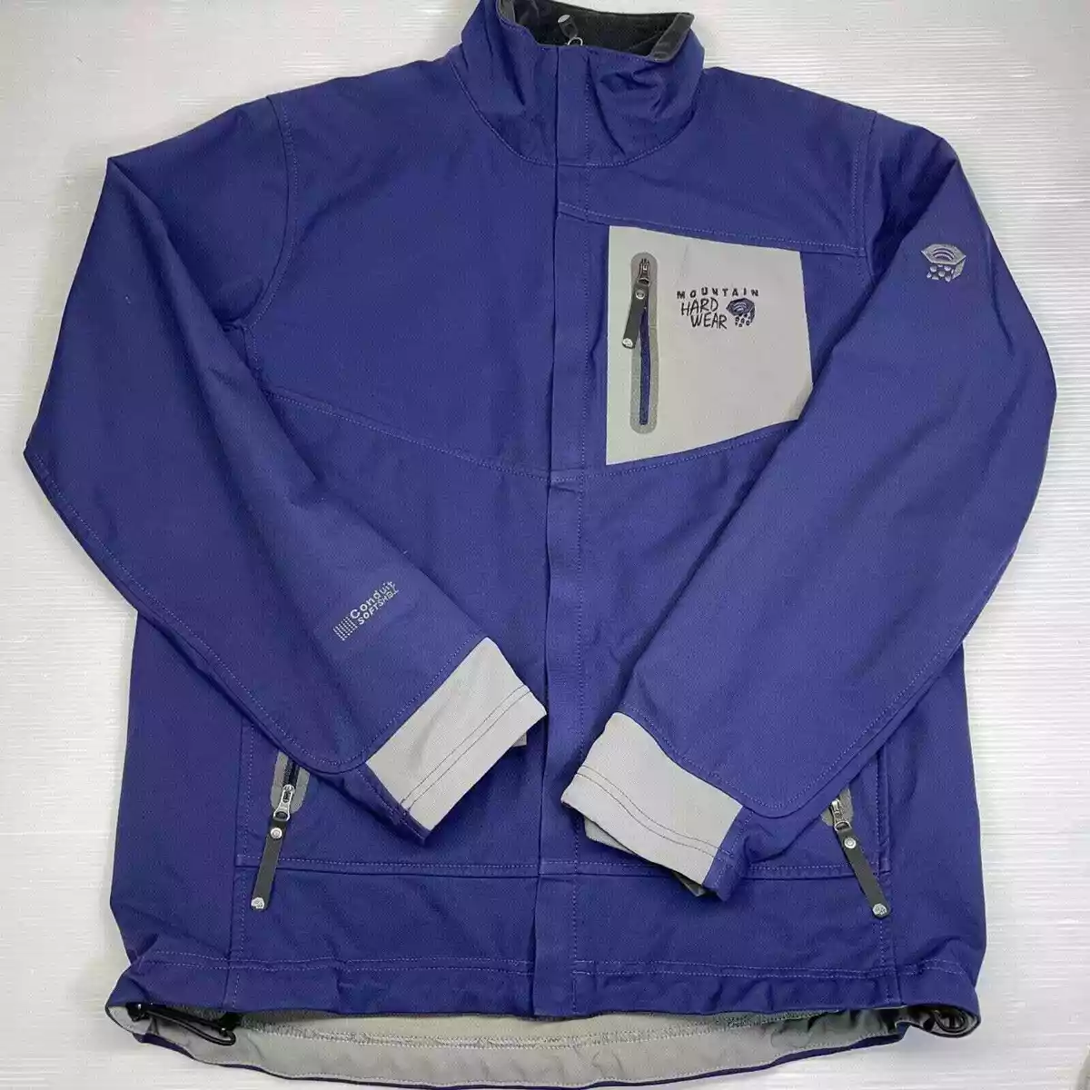 Mountain hardwear top conduit softshell jacket