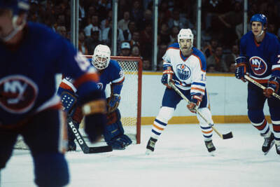 Edmonton Oilers Right Wing Willy Lindstrom 1980 Ice Hockey Photo 3