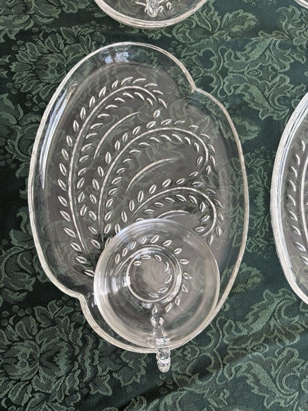 Juegos de bocadillos vintage Federal Glass Company Homestead 2 juegos en total.8 platos, 8 tazas