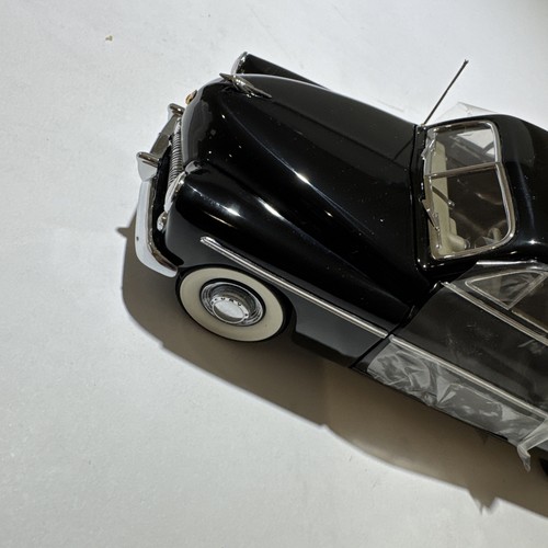 Danbury Mint 1:24 1949 Mercury Coupe Black Diecast Car w/ Box - Picture 8 of 24