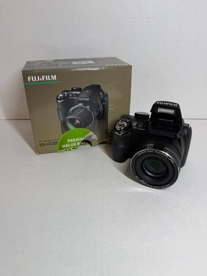 Fujifilm FinePix S4500 30x Zoom Wide 24mm 14 Megapixel Digital Camera B3