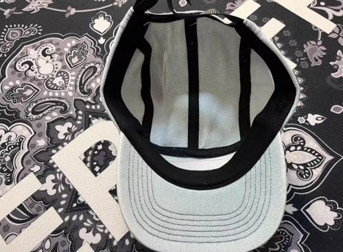 Gorra Supreme azul claro pico de pato - Imagen 2 de 5