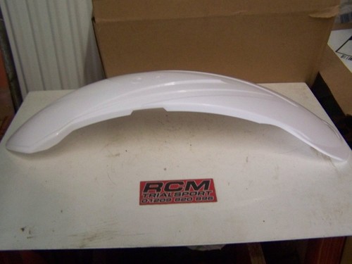 24" RACING AND JUNIOR OSET FRONT WHITE MUDGUARD - Picture 1 of 2