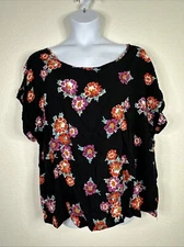 Pure Energy Womens Plus Size 4 (4X) Black Floral Zip-Back Top Short Sleeve