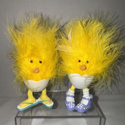 Set Of 2 Resin Easter Chick with Real Feathers Wearing Shoes - Picture 1 of 9