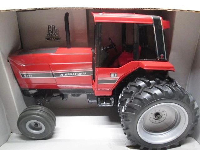 ERTL CASE-IH INTERNATIONAL 5288 TRACTOR w/DUALS  1/16 Scale 2005 - MINT-IN-BOX - Image 2 of 3