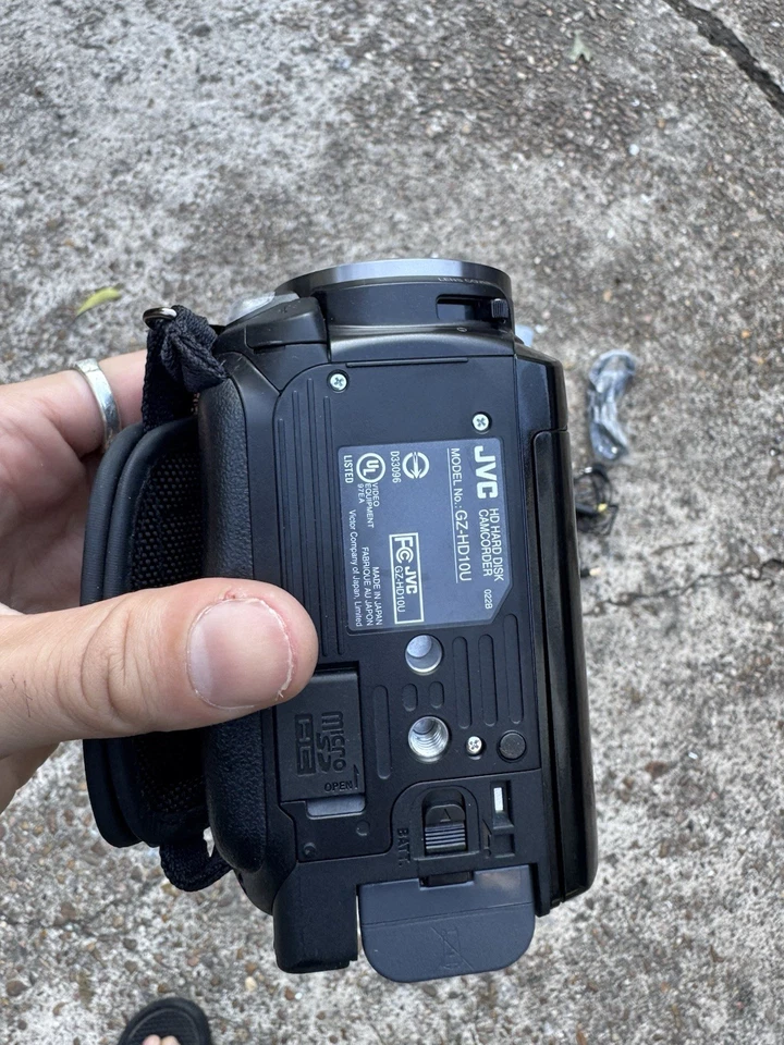 JVC Everio GZ-HD500 Full HD Video Camcorder (Black) With Extras - Image 4 of 4