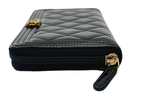 CHANEL Patente Cuero Niño Grande con Cremallera Alrededor Billetera Negra Acolchada Logotipo CC - Imagen 3 de 13