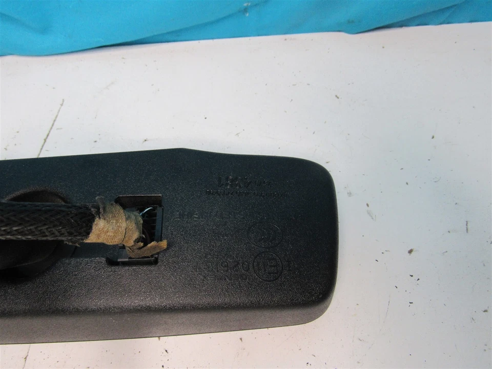 OnStar Auto Dim Rear View Mirror - 3.5" Backup Camera Display OEM 22915244 - Image 3 of 4