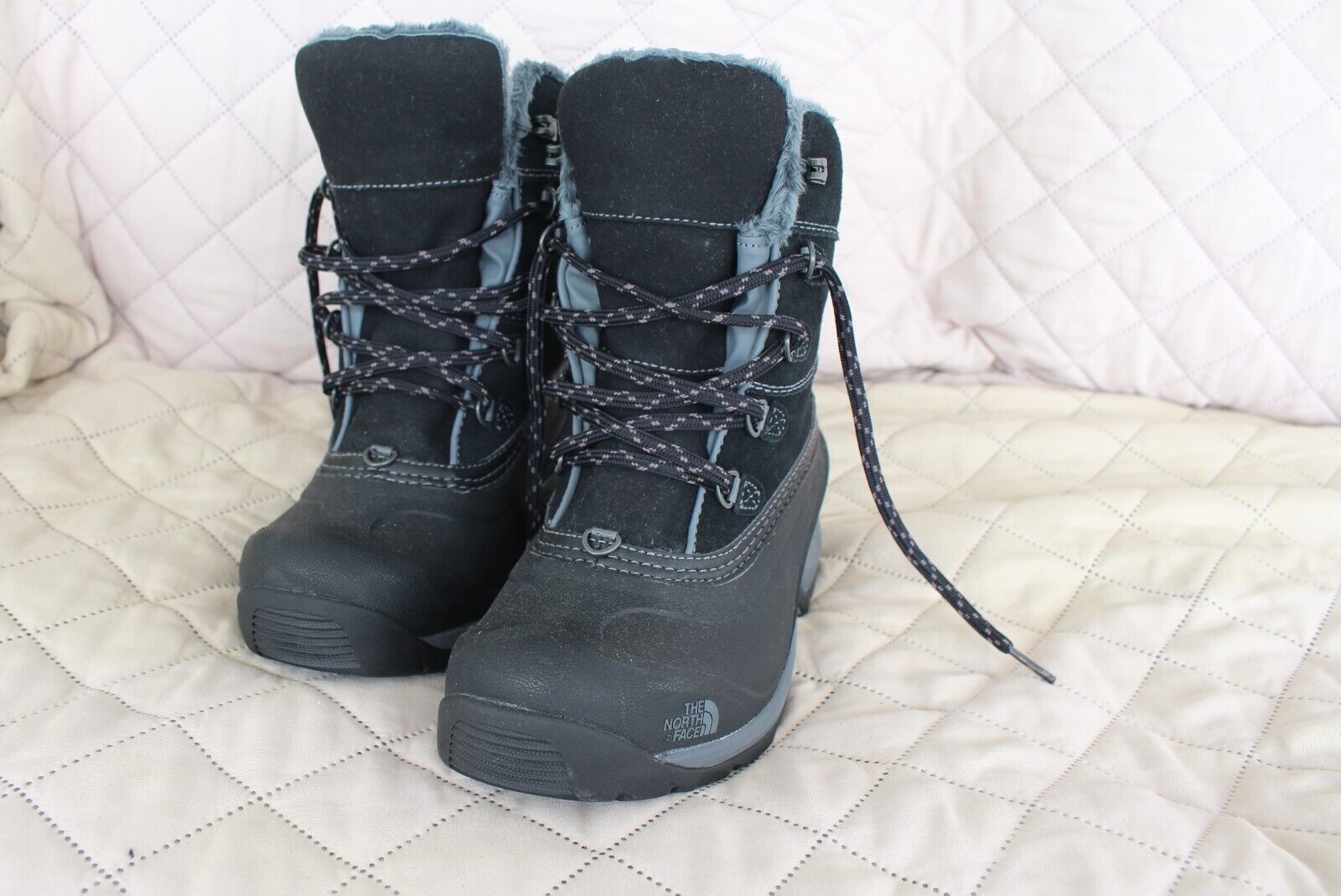 THE NORTH FACE Heat Seeker 200 Gram Insulation Women 6 Hiking Black Boots  Shoes