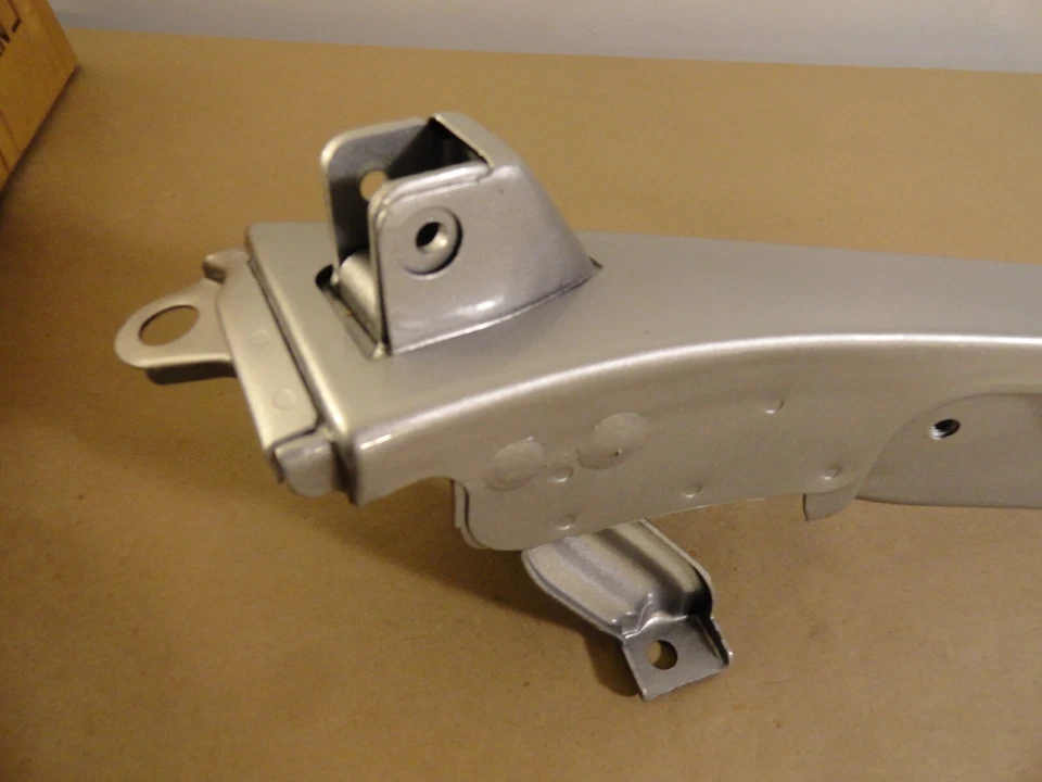 正品本田 50614-KG8-000ZC 1983 - 1984 NH80 NH125 AERO 地板左银色 — 第 2/4 张图片