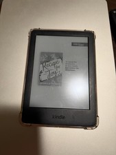 Amazon Kindle Paperwhite 10th Gen with Clear Case Bundle
