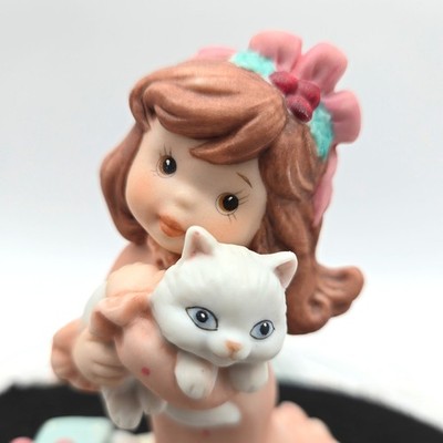 Sisters & Best Friends 1993 Figurine 'Friends Are Always There with a Warm Hug