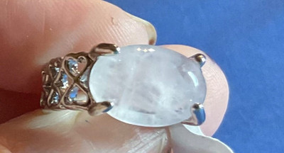 Weißer Regenbogen Kalsilika Ring Gr. 6 silberfarben Herz Band oval Cabochon romantisch