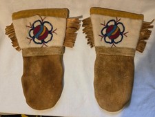 Vintage Native American Beaded Lined Leather Buckskin Gauntlet Mittens