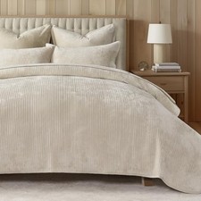 EVERGRACE Velvet Quilt Set Size, Luxurious Soft Quilted King Channel Light Sand