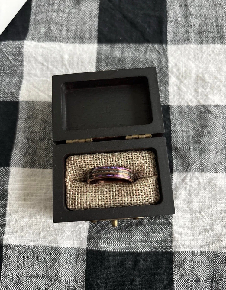 Meteorite/ opal/ rose gold, made with Gibeon meteorite, it’s a multi color ring! - Image 2 of 4