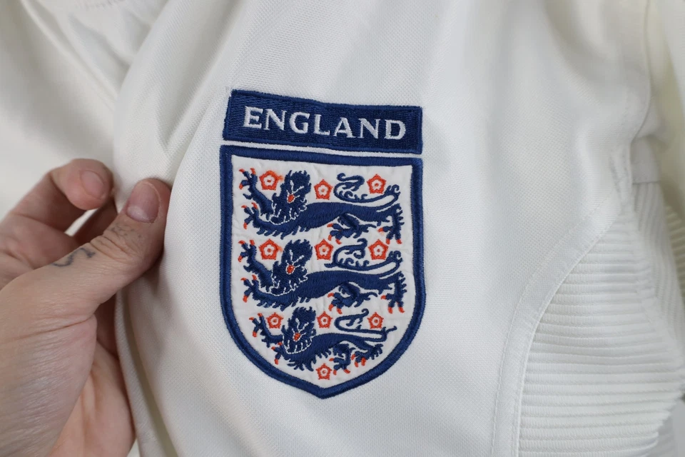 Camiseta de fútbol blanca vintage de los 90 Umbro para niños mediana deletreada de la Copa Mundial de Inglaterra Foto 4 de 4