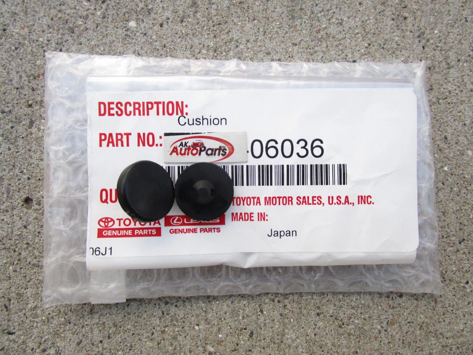 91 - 95 TOYOTA MR2 CLUTCH PEDAL / BRAKE PEDAL CUSHION CLIPS QTY 2 OEM NEW - Image 2 of 4