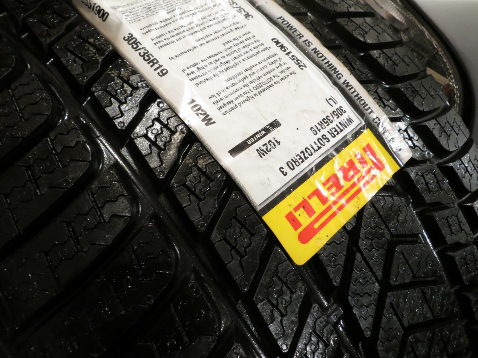 NEW 1 ONE PIRELLI WINTER SOTTOZERO 3 L LAMBORGHINI 305/35R19 SNOW 305 35 19 2738