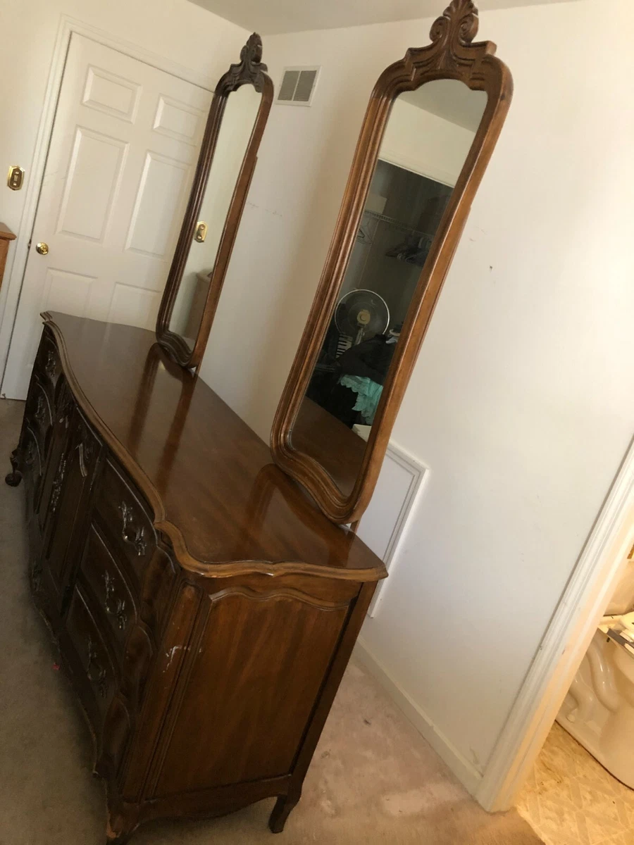 White Furniture Company Cherrywood Triple Dresser 2 Mirrors Local pickup only