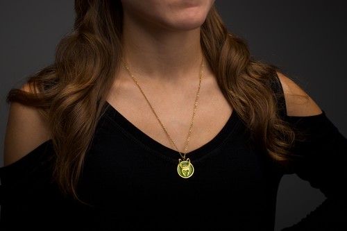 COLLANA CASCO LOKI, Collana Ciondolo Ufficiale Marvel Disney+ Donna SIMBOLO LOKI - Foto 2 di 9
