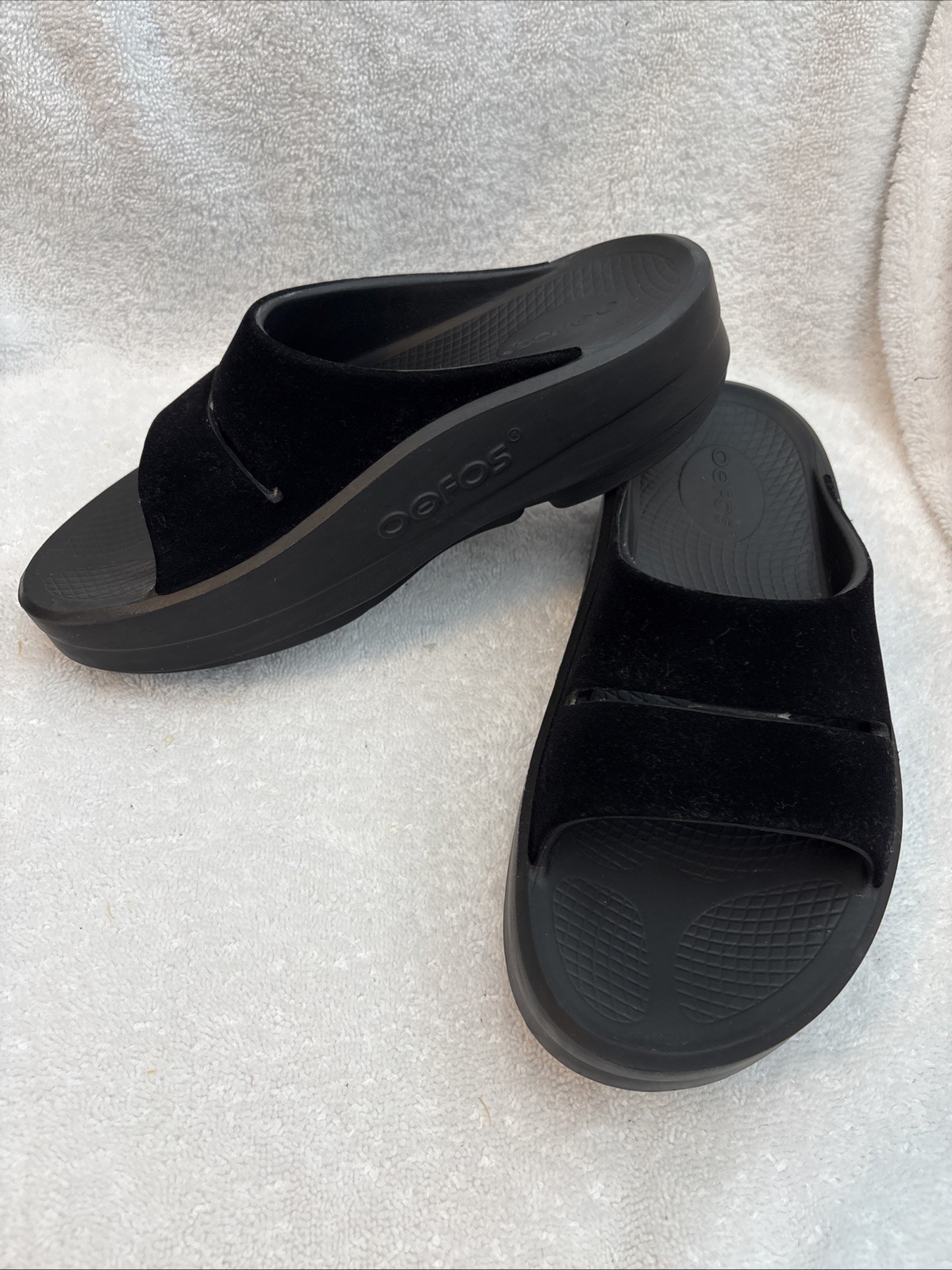 Oofos Ooahh Sport Sandals Women’s Velvet Black Comfort Recovery Slides, 8 EU 39