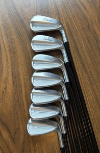 Fer à Repasser Vapeur Set De Fers Titleist T150 2023 D'occasion - 6 à PW, Flex Rigide, Acier, Droitier, Très Bon état Set Fers Titleist Très Bon état