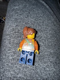 LEGO City Jungle Minifig cty0791 - Jungle Explorer Female - No Scratches/Cracks