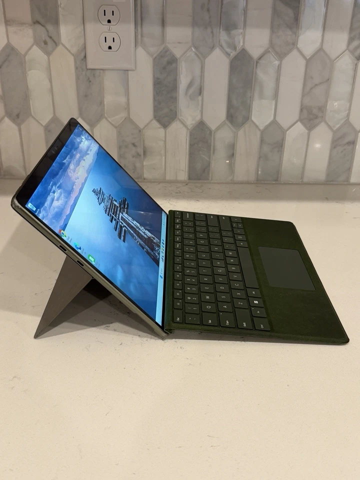 Microsoft Surface Pro 9 13" i7 1255U 16GB RAM 256GB SSD Win 11 - Forest Green - Image 3 of 4