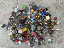 Lot de 3 kg de porte clefs thèmes divers et variés - vintage - G