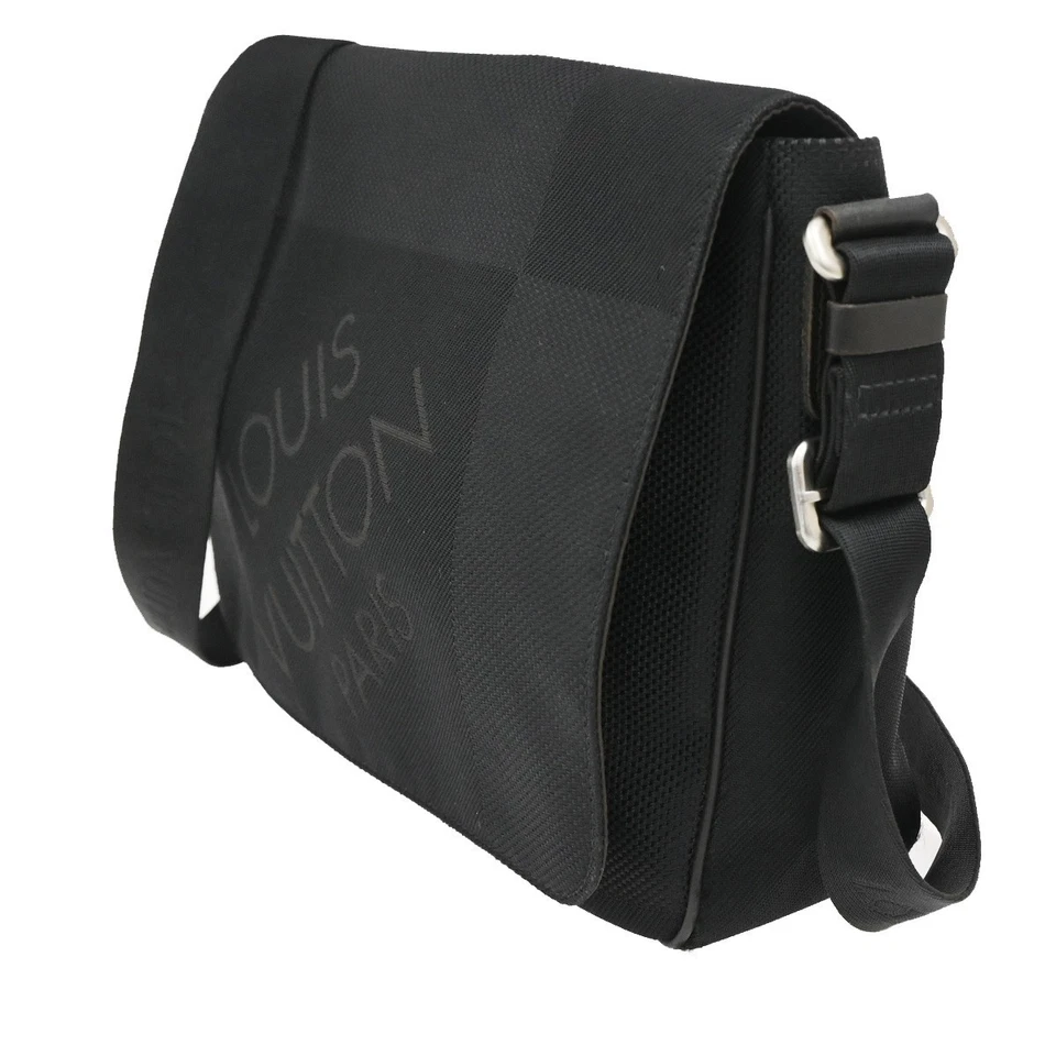 Bolso de Hombro Mensajero LOUIS VUITTON Lona Damier Geant Negro M93032 80KB721 Foto 2 de 4