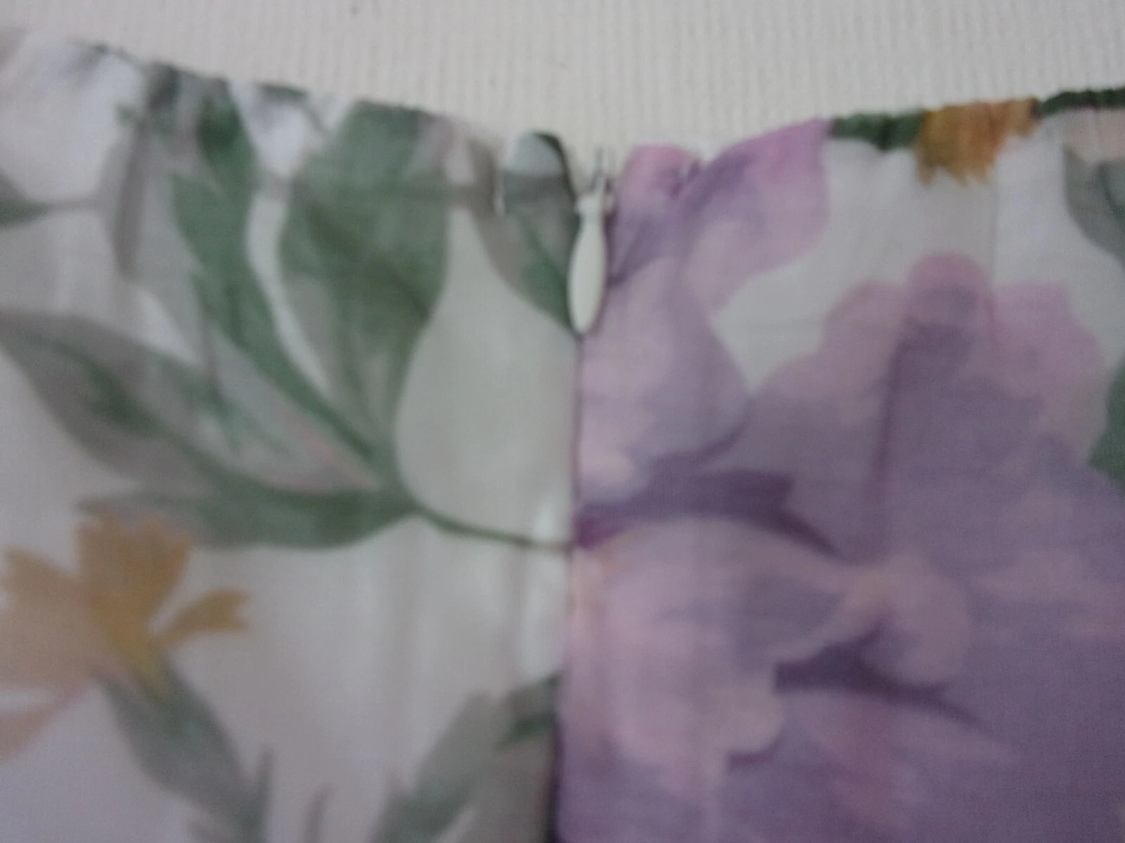 OFF WHITE Nuovo mini abito Oasis Off White Lyanna floreale organza Bardot taglia: UK 8 PREZZO AL PUBBLICO: £ 89