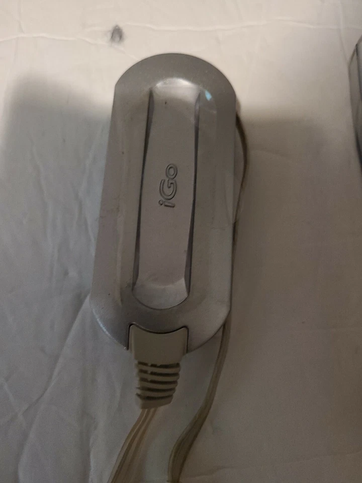 iGo Juice PS0055 Silver Universal AC Power Adapter 15-24V, 70W MAX read Discript - Image 3 of 4