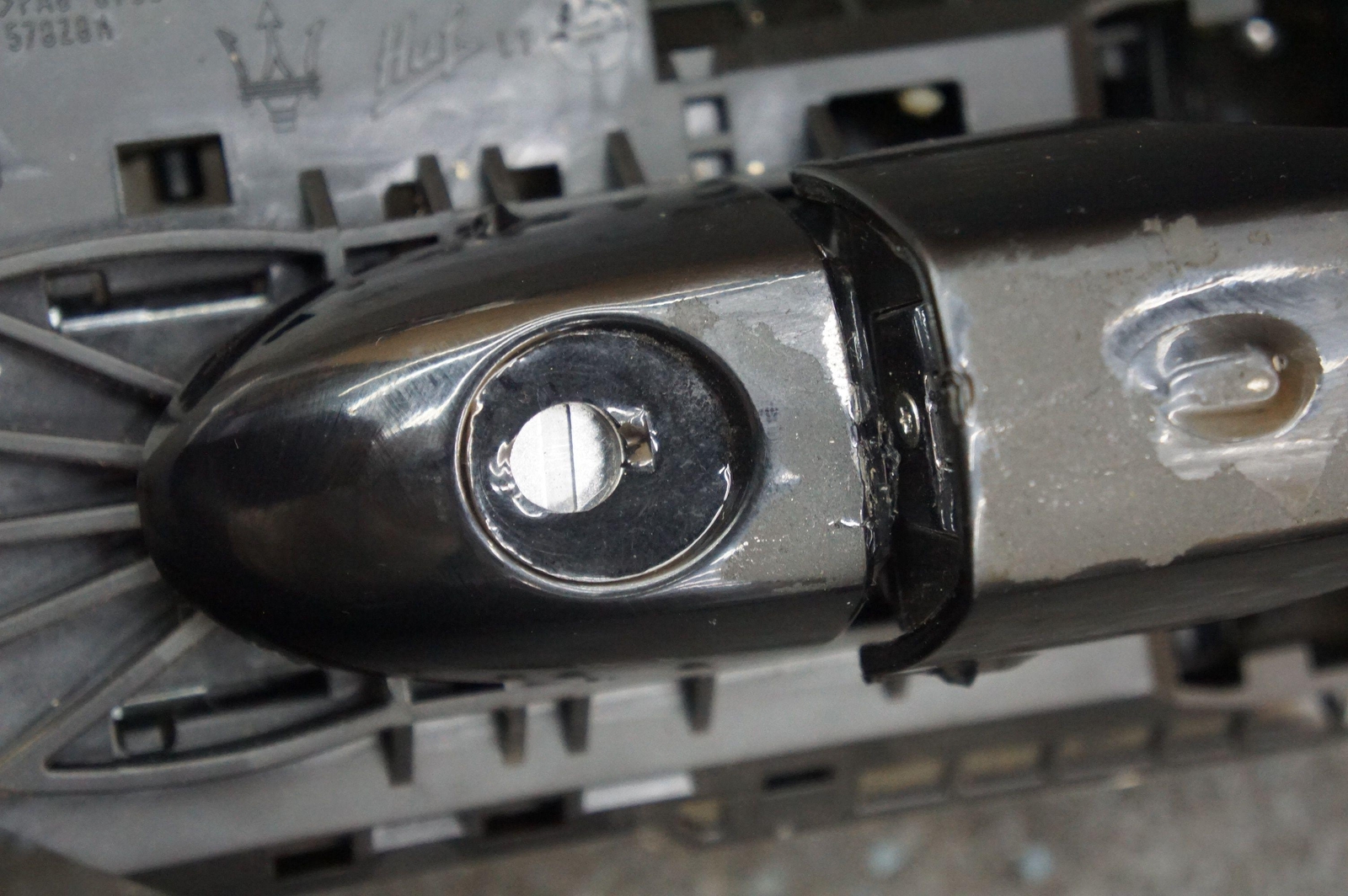 Front Left Door Handle 670075322 670033849 OEM Maserati Levante 2017+ *Note