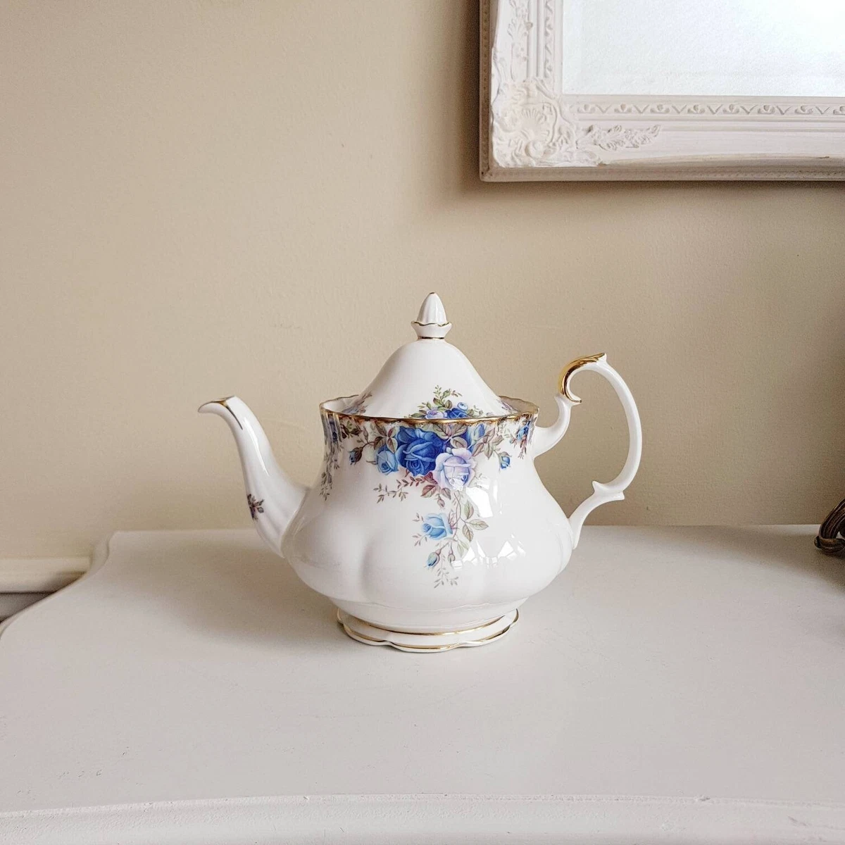 Vintage Royal Albert Old Country Roses Teapot Warmer, English Bone