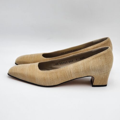 Salvatore Ferragamo Women's Pump Heel Shoes Almond Size 7 AAA Tan Beige - Picture 3 of 16