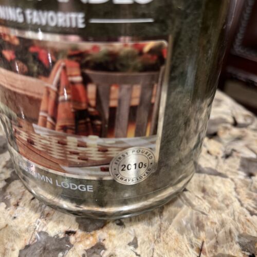 Yankee Candle Autumn Lodge Large Jar Returning Favorite 22 Oz Brandneu 2023 - Bild 3 von 6
