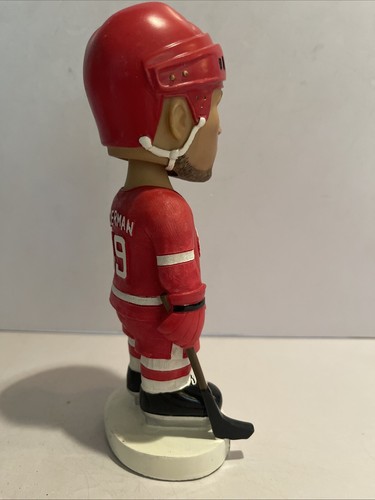 Steve Yzerman Detroit Red Wings Hockey Red Bobblehead Bobble Dobbles In Box ๐๐ - Picture 6 of 12