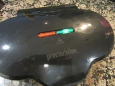 Proctor Silex Double Waffle Maker in Great Working Shape! Please see Video