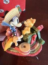 VTG Disney Enesco Minnie Mouse Wrapping Gifts...