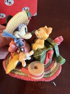 VTG Disney Enesco Minnie Mouse Wrapping Gifts  Wrapped to Purr-fection  Figurine