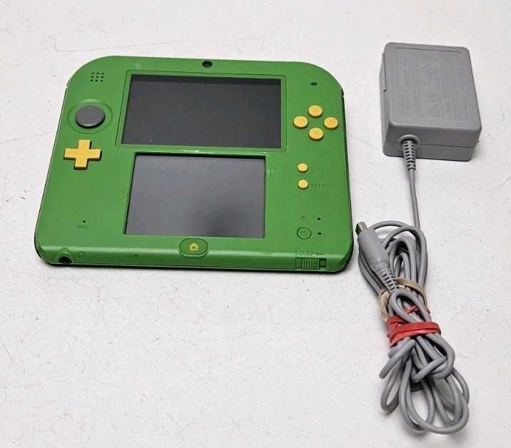 Nintendo 2DS the Legend of Zelda: Ocarina of Time 3D Link Edition