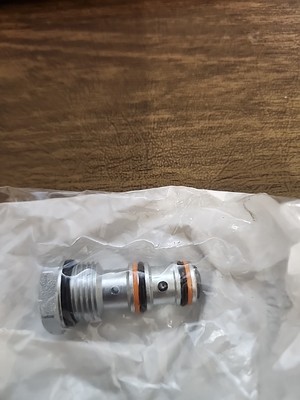 RE317769 John Deere Check Valve