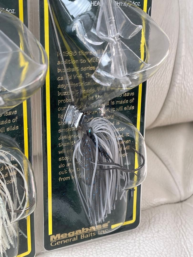 Megabass V4 Buzz Buzzbait (3 pieces, unopened) Japan Import Lure - Image 2