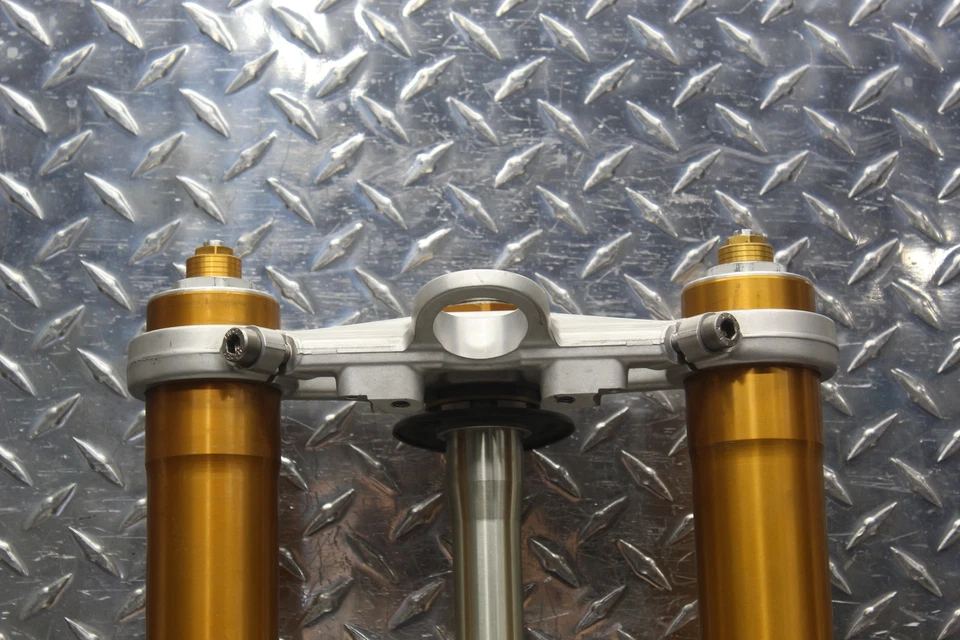 2007 TRIUMPH DAYTONA 675 FRONT END - Image 2 of 4