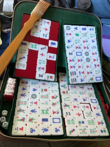 LUCITE 3-layer Retro MAHJONG SET 148 tiles in zipped leatherette case Light use - Picture 5 of 8
