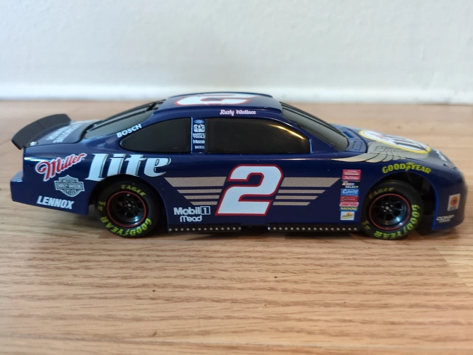 Harley-Davidson Taurus NASCAR 1999 acción 1:24 Rusty Wallace #2 Miller Lite Foto 3 de 4