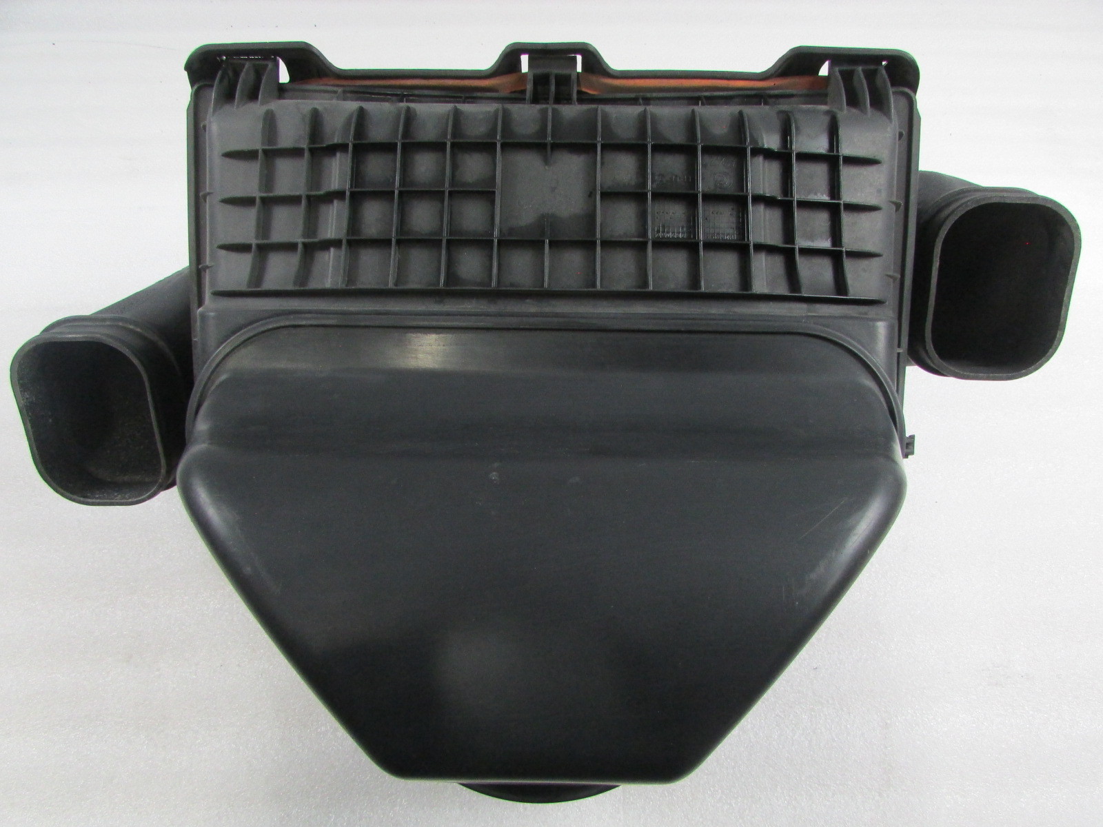 Maserati Quattroporte, Air Cleaner, Used, P/N 211794