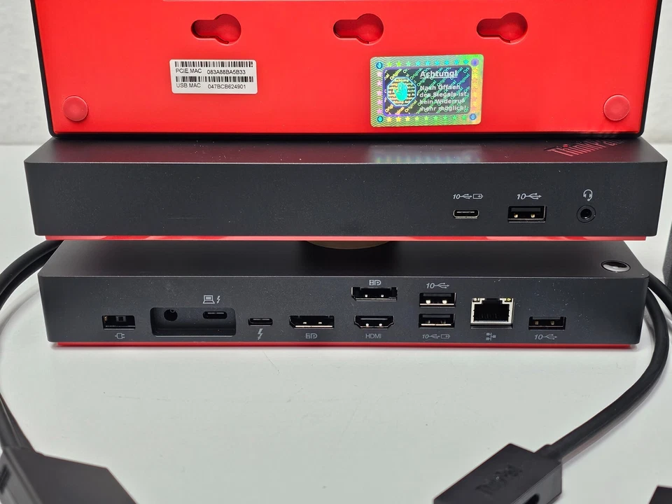 Lenovo ThinkPad Thunderbolt 4 Dock 40B0 with USB-C 135 Watt Power Adapter Universal - Image 3 of 4